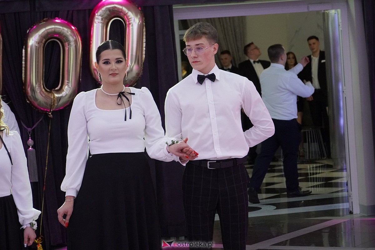 ZSZ 3 w Ostrołęce odlicza do matury! Studniówka 2024 [3.02.2024] - zdjęcie #132 - eOstroleka.pl