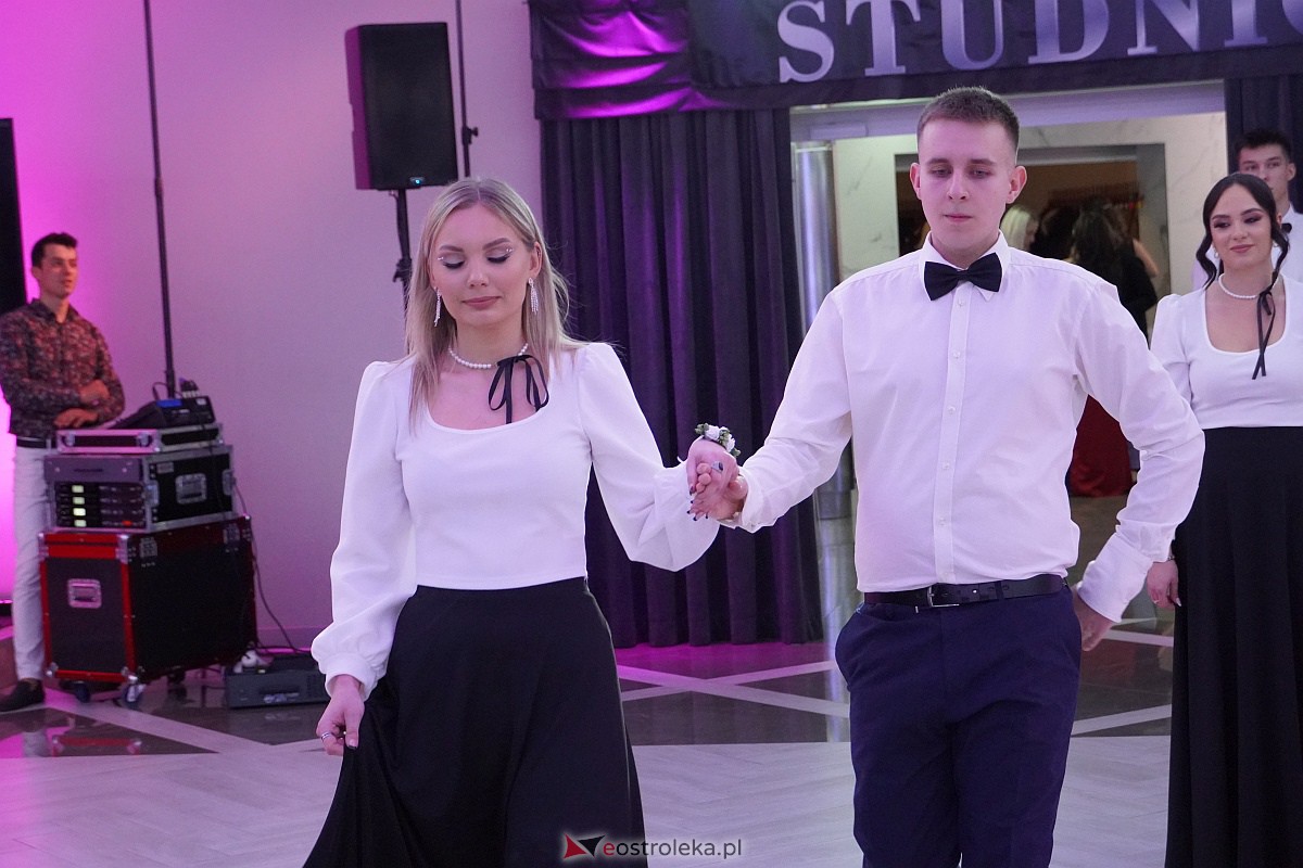 ZSZ 3 w Ostrołęce odlicza do matury! Studniówka 2024 [3.02.2024] - zdjęcie #131 - eOstroleka.pl