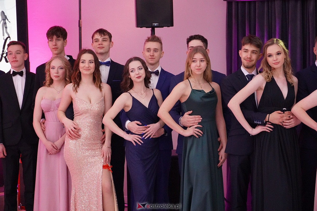 ZSZ 3 w Ostrołęce odlicza do matury! Studniówka 2024 [3.02.2024] - zdjęcie #107 - eOstroleka.pl