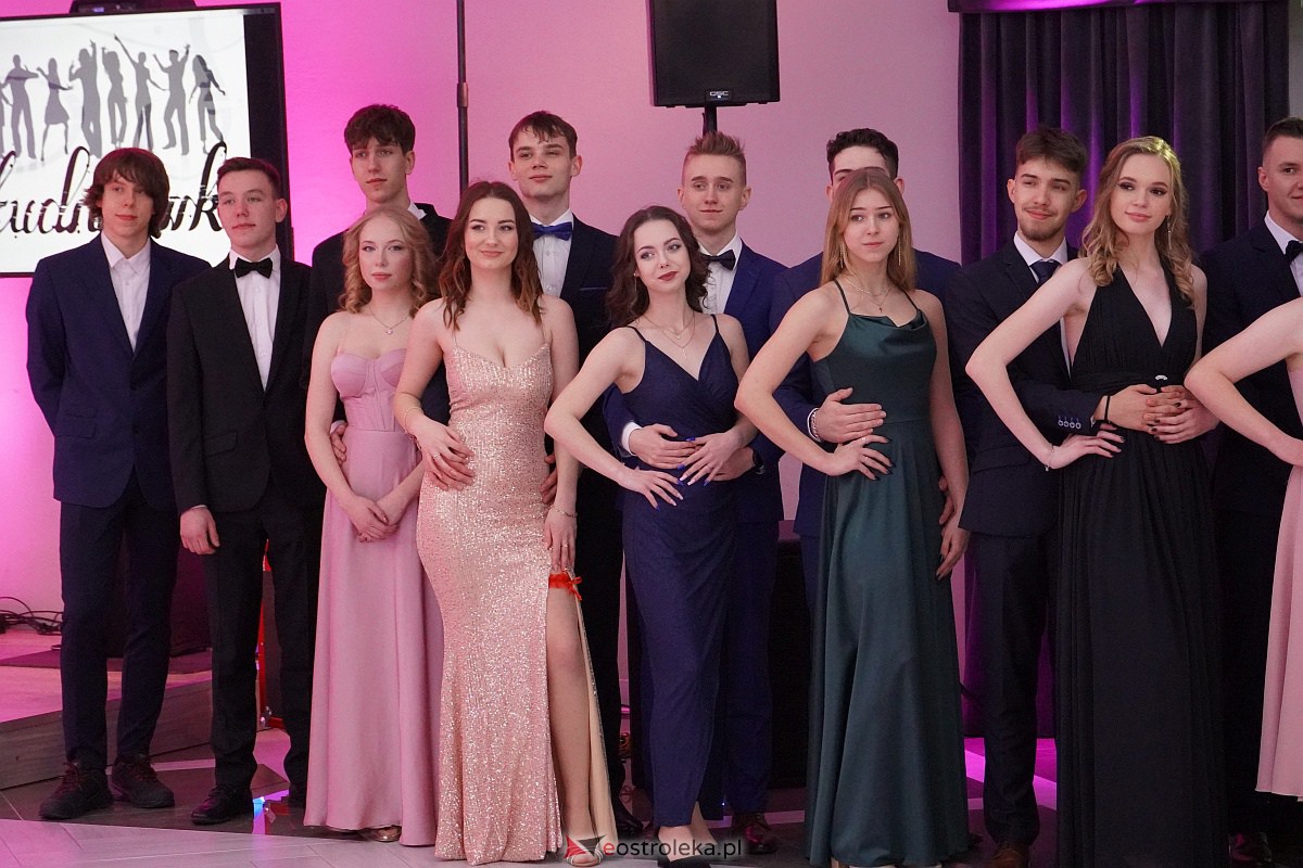 ZSZ 3 w Ostrołęce odlicza do matury! Studniówka 2024 [3.02.2024] - zdjęcie #106 - eOstroleka.pl