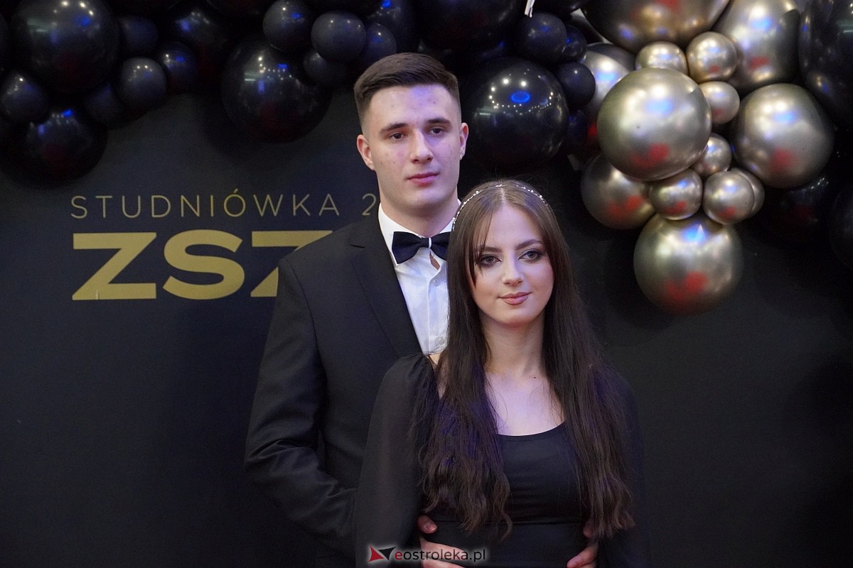 ZSZ 3 w Ostrołęce odlicza do matury! Studniówka 2024 [3.02.2024] - zdjęcie #76 - eOstroleka.pl