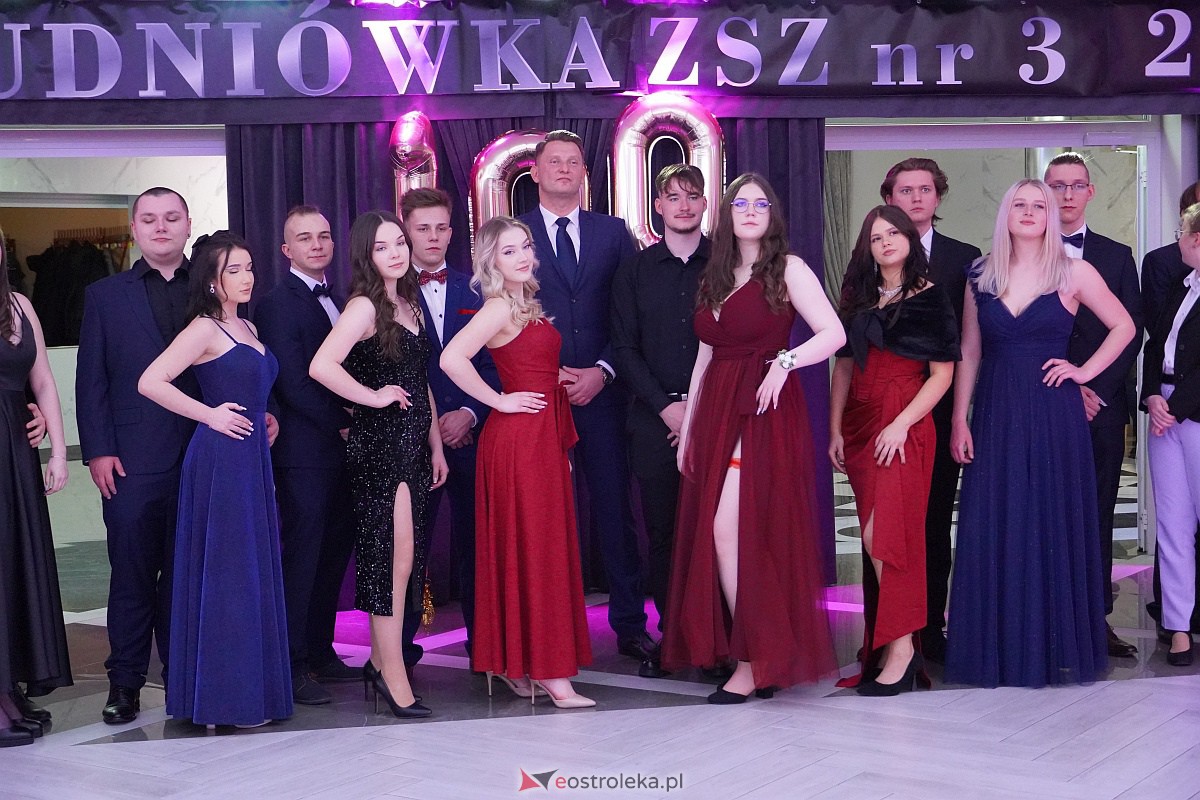 ZSZ 3 w Ostrołęce odlicza do matury! Studniówka 2024 [3.02.2024] - zdjęcie #73 - eOstroleka.pl
