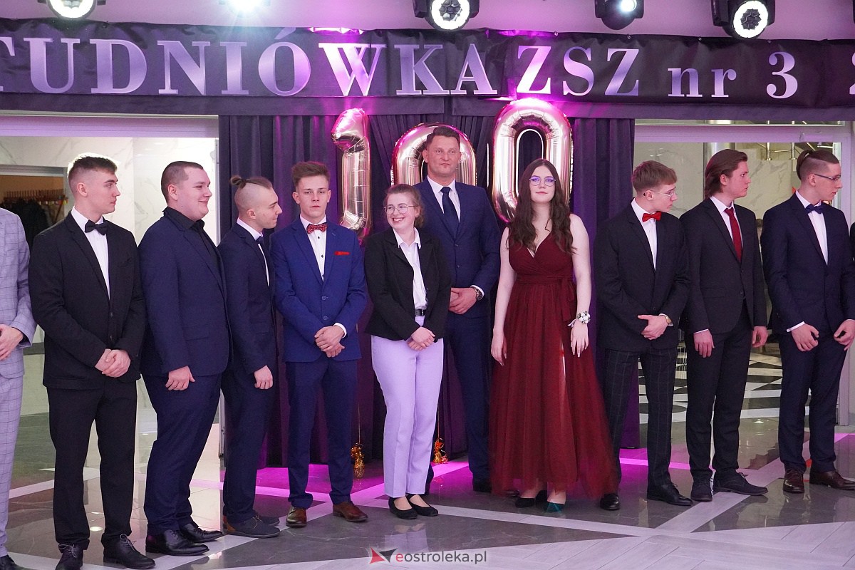 ZSZ 3 w Ostrołęce odlicza do matury! Studniówka 2024 [3.02.2024] - zdjęcie #70 - eOstroleka.pl