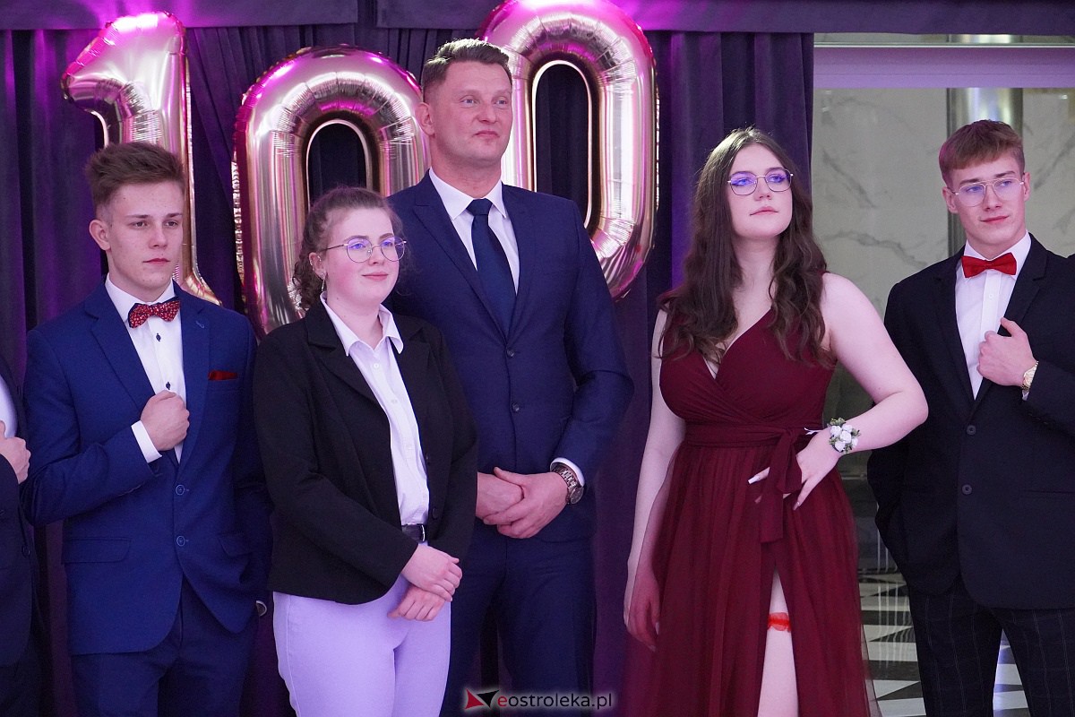 ZSZ 3 w Ostrołęce odlicza do matury! Studniówka 2024 [3.02.2024] - zdjęcie #68 - eOstroleka.pl