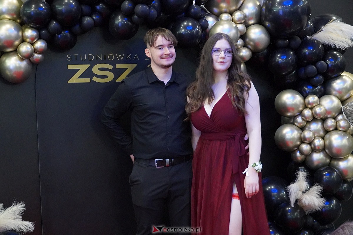 ZSZ 3 w Ostrołęce odlicza do matury! Studniówka 2024 [3.02.2024] - zdjęcie #59 - eOstroleka.pl