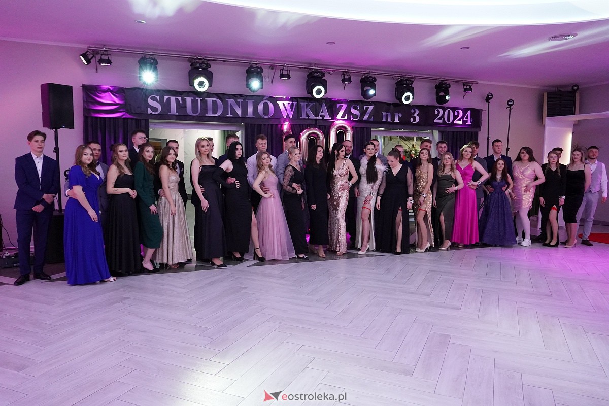 ZSZ 3 w Ostrołęce odlicza do matury! Studniówka 2024 [3.02.2024] - zdjęcie #56 - eOstroleka.pl