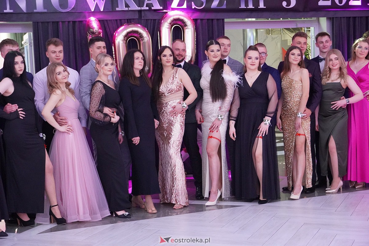 ZSZ 3 w Ostrołęce odlicza do matury! Studniówka 2024 [3.02.2024] - zdjęcie #50 - eOstroleka.pl