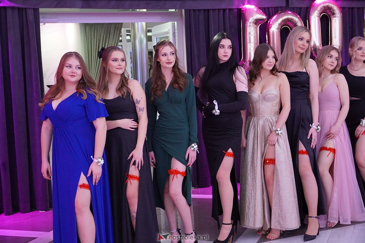 ZSZ 3 w Ostrołęce odlicza do matury! Studniówka 2024 [3.02.2024] - zdjęcie #38 - eOstroleka.pl