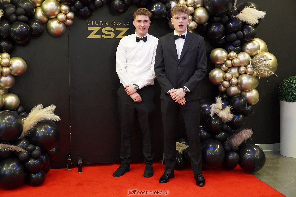 ZSZ 3 w Ostrołęce odlicza do matury! Studniówka 2024 [3.02.2024] - zdjęcie #35 - eOstroleka.pl