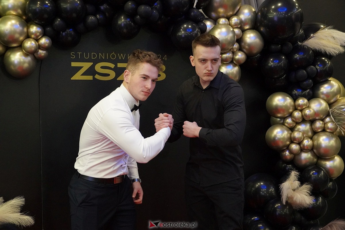 ZSZ 3 w Ostrołęce odlicza do matury! Studniówka 2024 [3.02.2024] - zdjęcie #25 - eOstroleka.pl