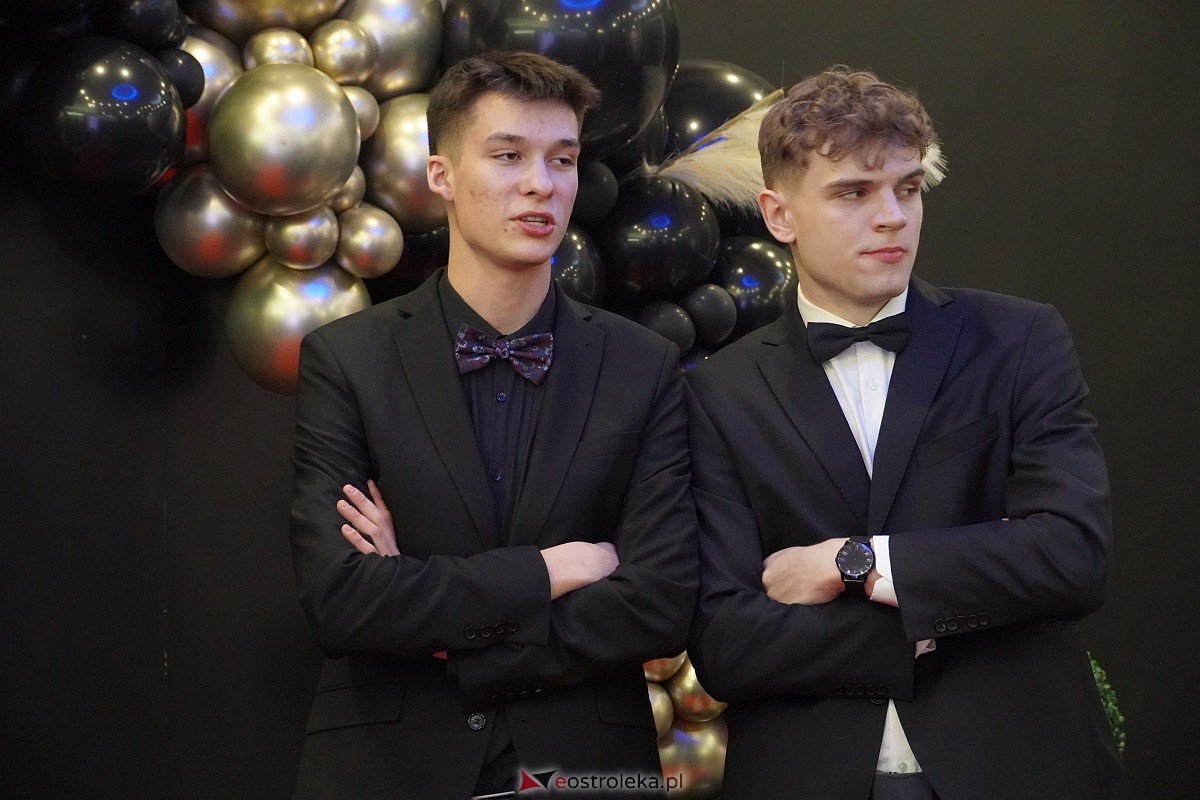 ZSZ 3 w Ostrołęce odlicza do matury! Studniówka 2024 [3.02.2024] - zdjęcie #17 - eOstroleka.pl