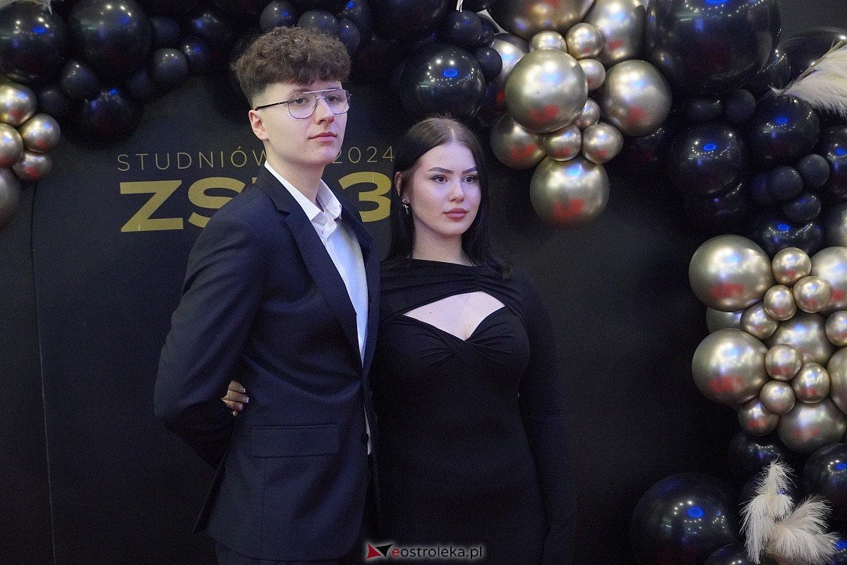 ZSZ 3 w Ostrołęce odlicza do matury! Studniówka 2024 [3.02.2024] - zdjęcie #15 - eOstroleka.pl