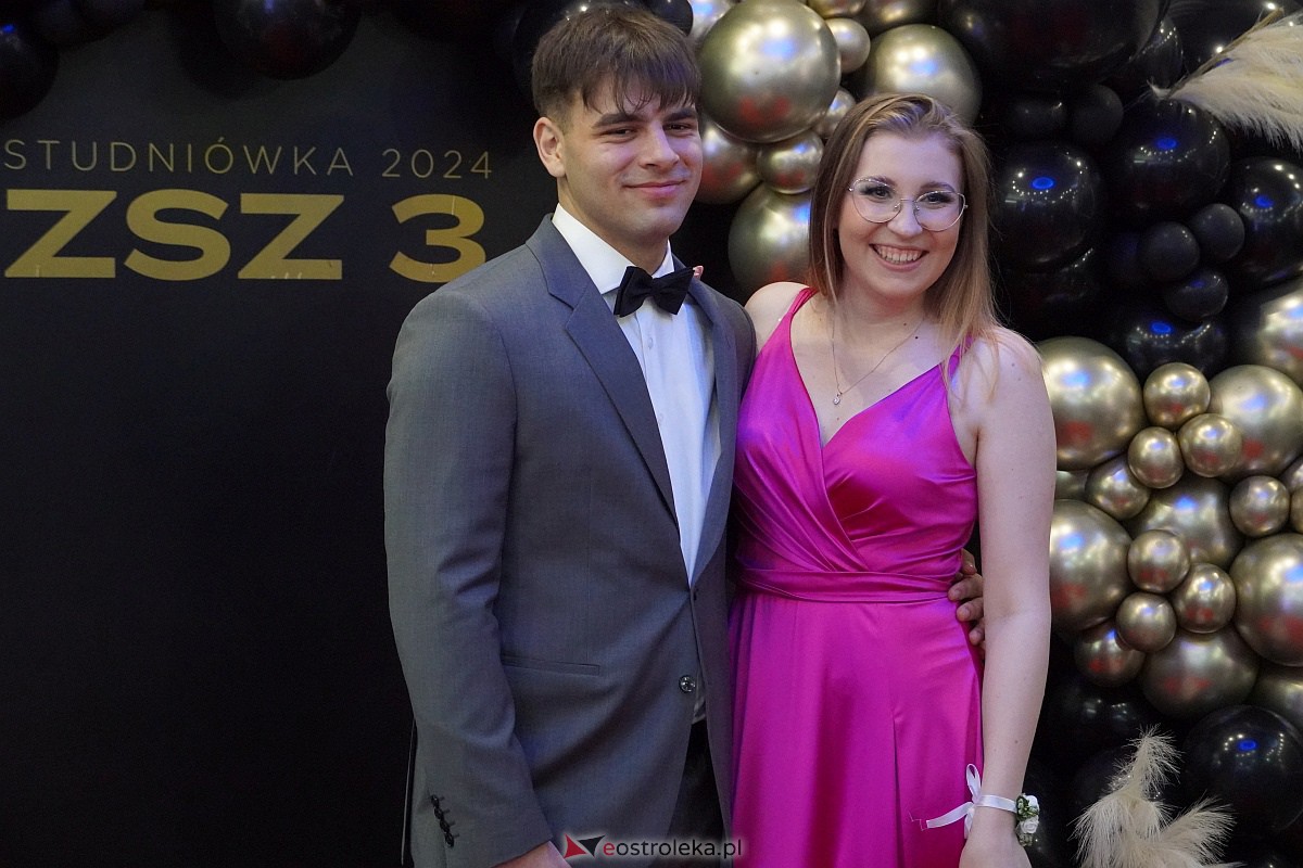 ZSZ 3 w Ostrołęce odlicza do matury! Studniówka 2024 [3.02.2024] - zdjęcie #11 - eOstroleka.pl