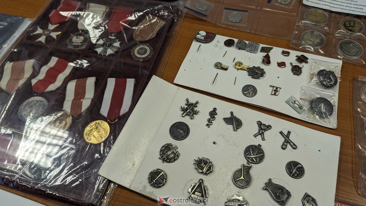 Giełda kolekcjonerska w Ostrołęce - skarbnica dla pasjonatów [04.02.2024] - zdjęcie #35 - eOstroleka.pl
