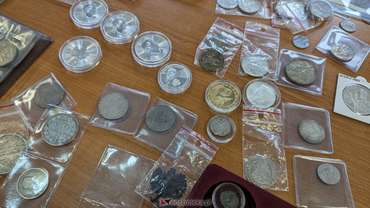 Giełda kolekcjonerska w Ostrołęce - skarbnica dla pasjonatów [04.02.2024] - zdjęcie #19 - eOstroleka.pl
