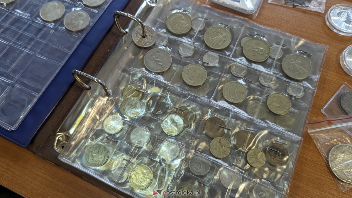 Giełda kolekcjonerska w Ostrołęce - skarbnica dla pasjonatów [04.02.2024] - zdjęcie #18 - eOstroleka.pl