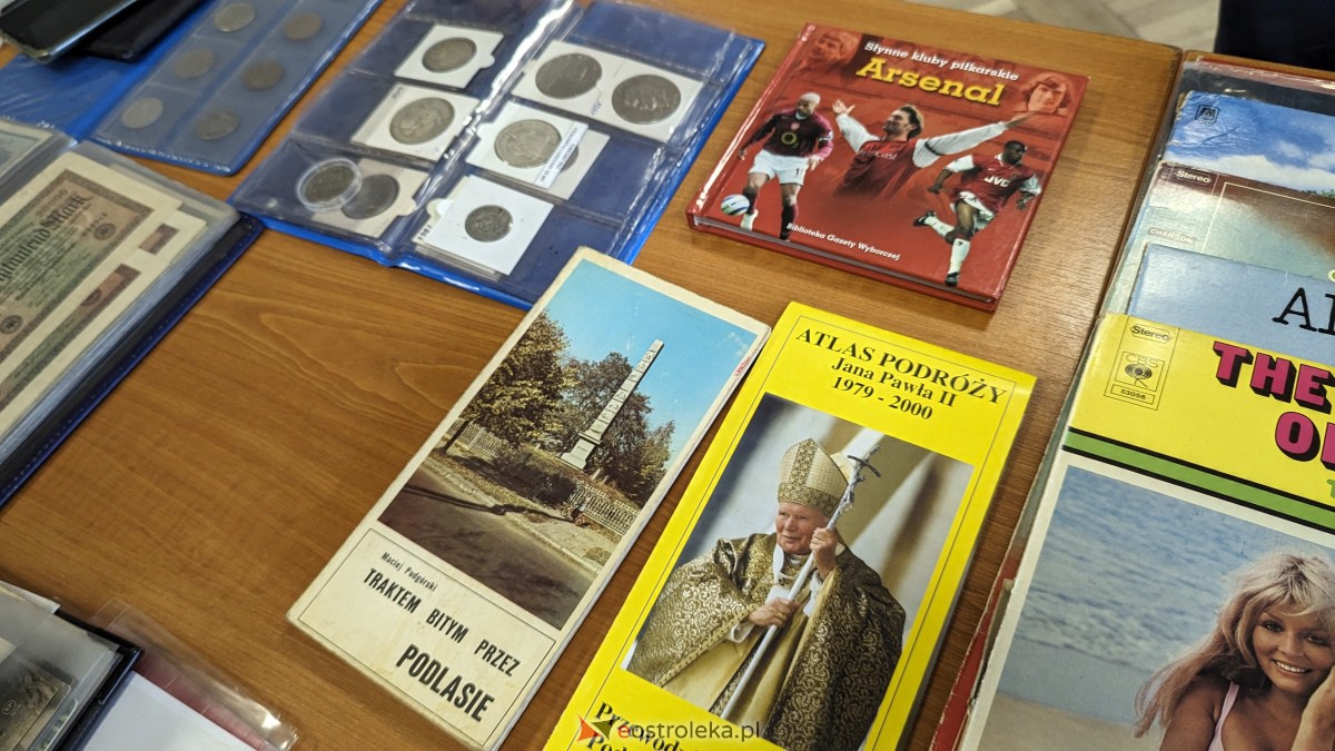 Giełda kolekcjonerska w Ostrołęce - skarbnica dla pasjonatów [04.02.2024] - zdjęcie #15 - eOstroleka.pl