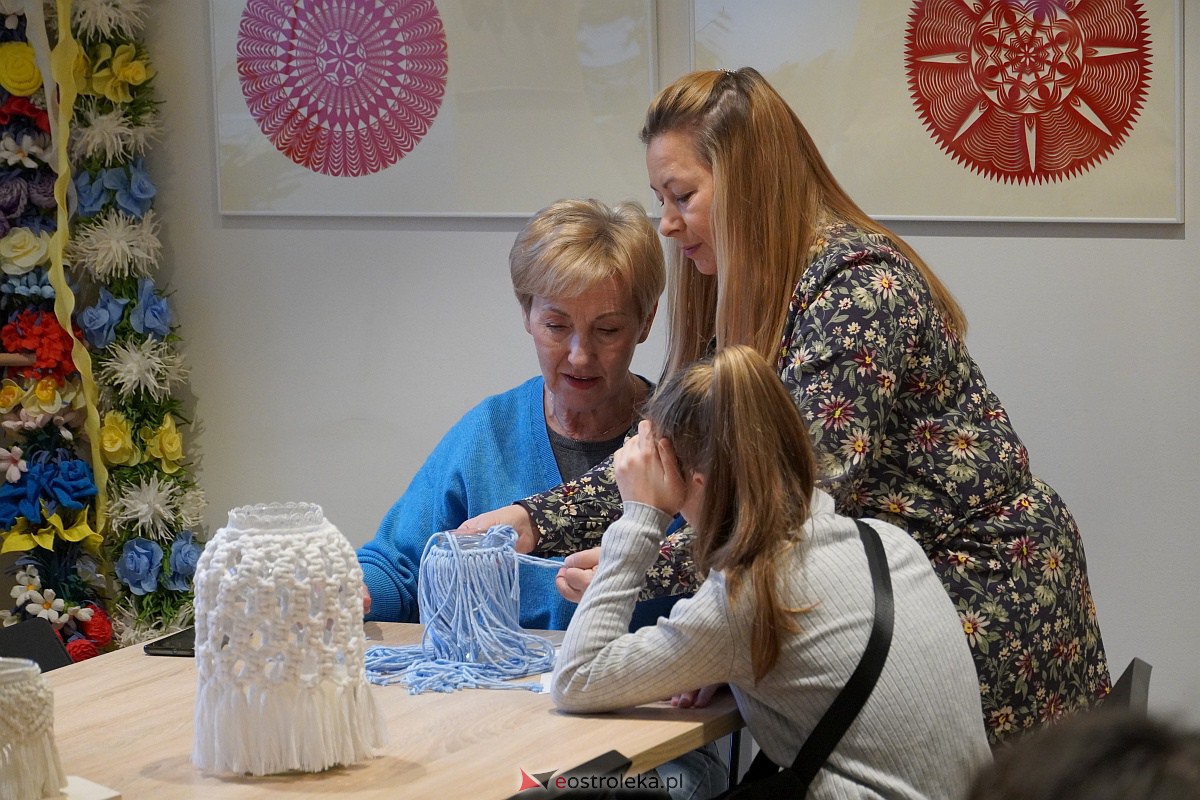 Niedziela w Muzeum pod hasłem „Lampiony z makramy” [4.02.2024] - zdjęcie #15 - eOstroleka.pl