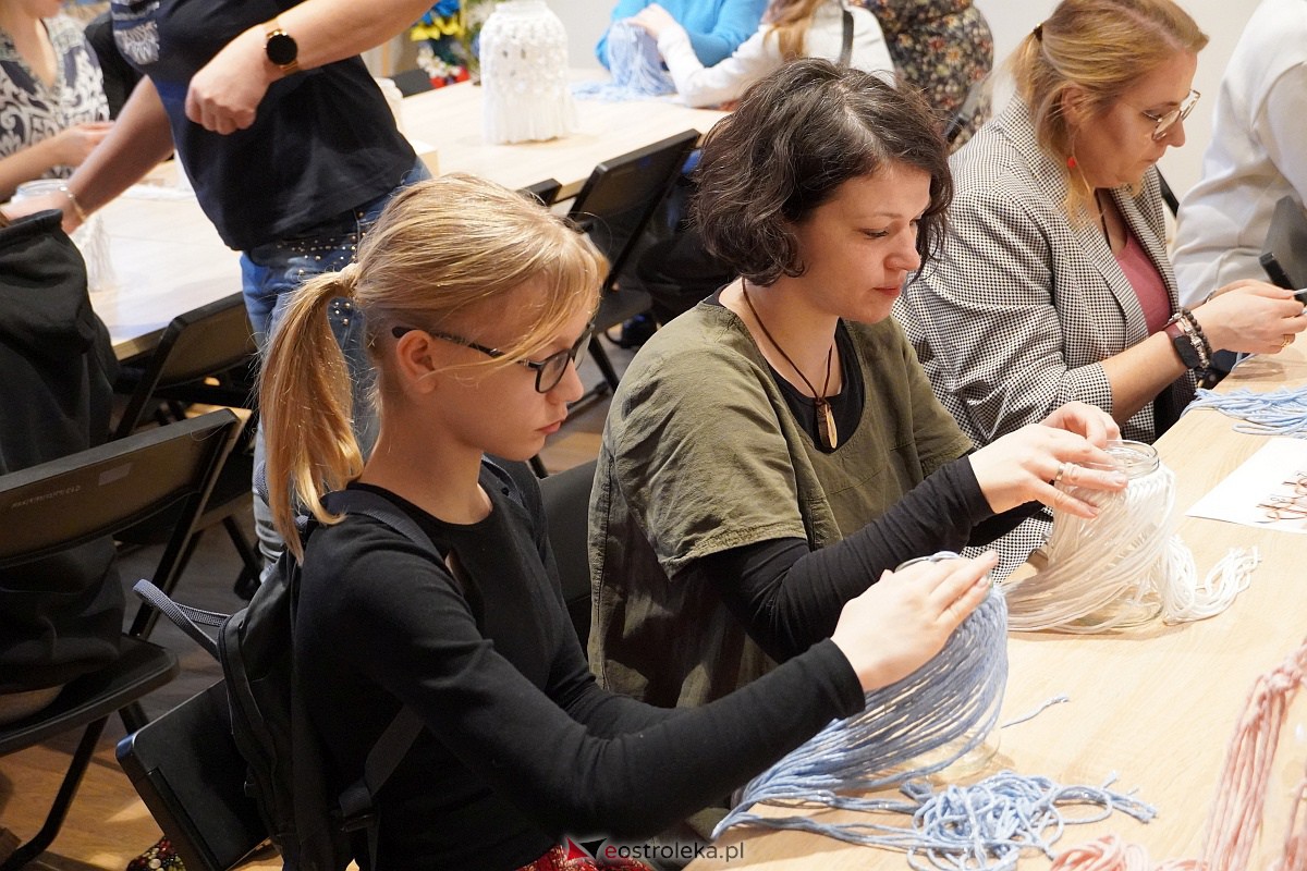 Niedziela w Muzeum pod hasłem „Lampiony z makramy” [4.02.2024] - zdjęcie #14 - eOstroleka.pl