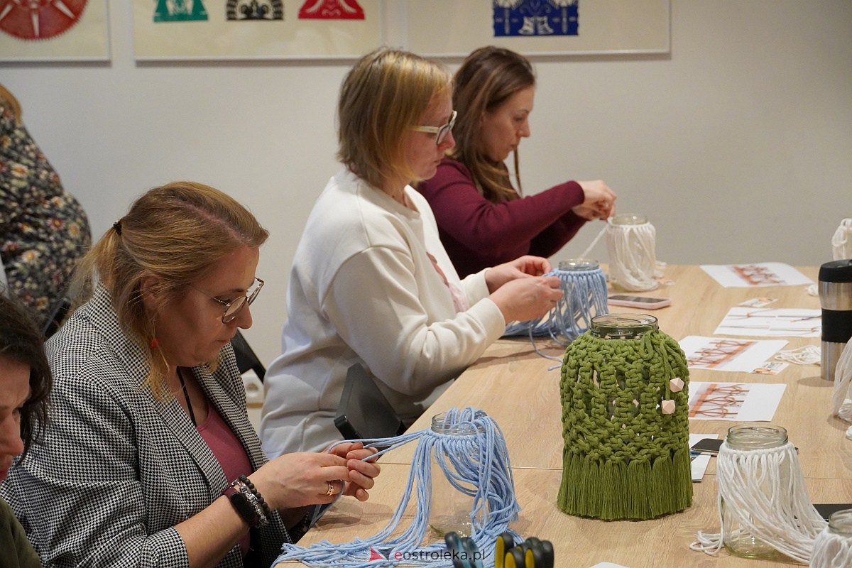 Niedziela w Muzeum pod hasłem „Lampiony z makramy” [4.02.2024] - zdjęcie #13 - eOstroleka.pl