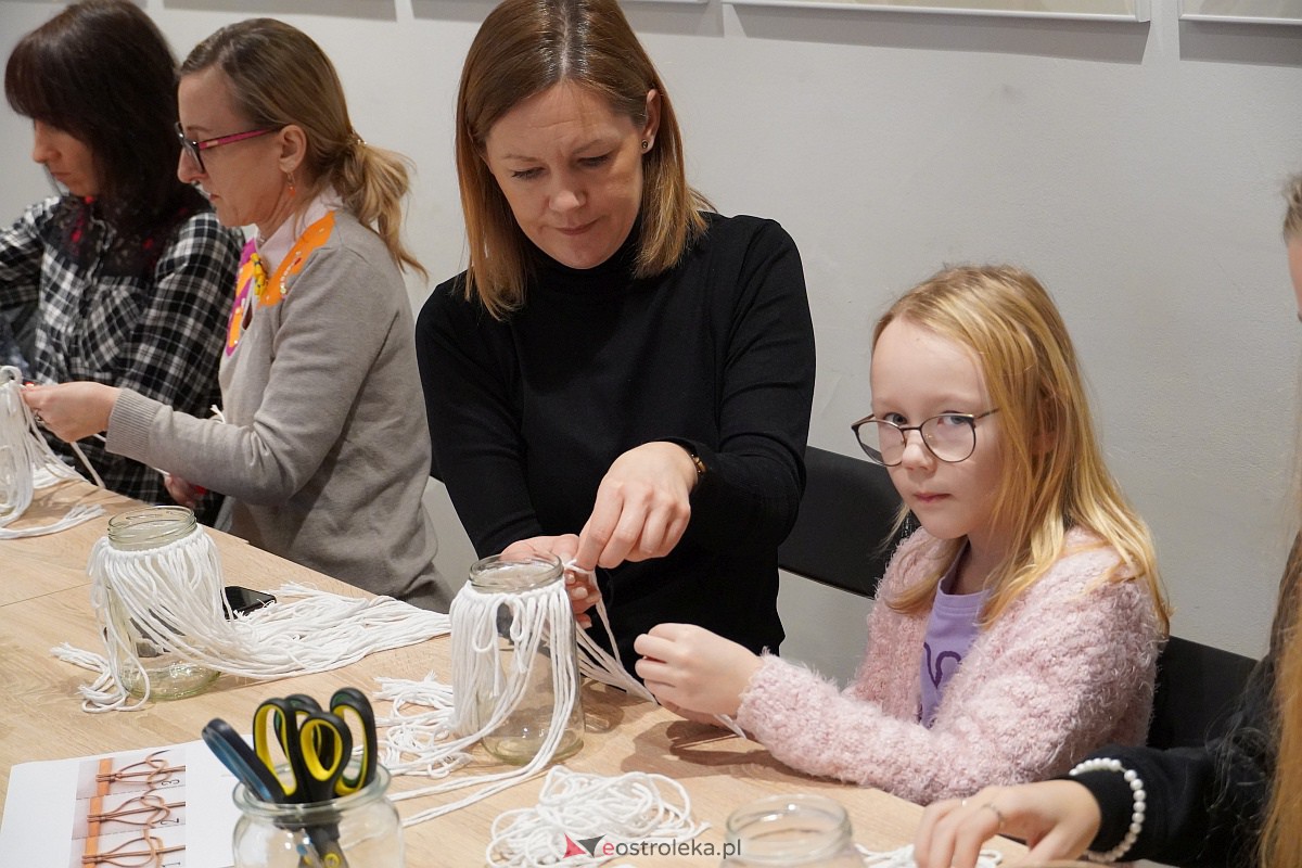 Niedziela w Muzeum pod hasłem „Lampiony z makramy” [4.02.2024] - zdjęcie #12 - eOstroleka.pl