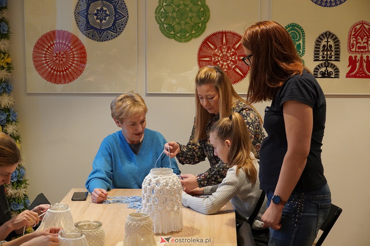 Niedziela w Muzeum pod hasłem „Lampiony z makramy” [4.02.2024] - zdjęcie #9 - eOstroleka.pl