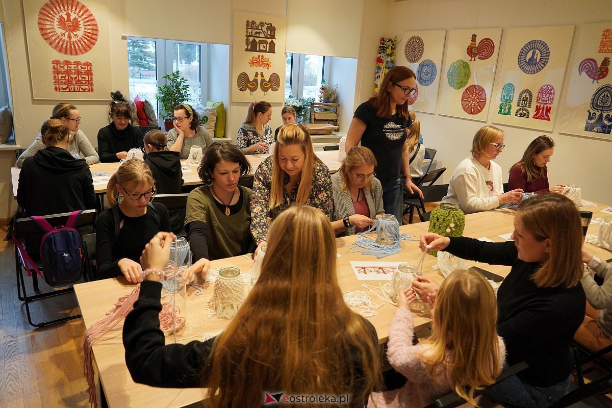 Niedziela w Muzeum pod hasłem „Lampiony z makramy” [4.02.2024] - zdjęcie #2 - eOstroleka.pl