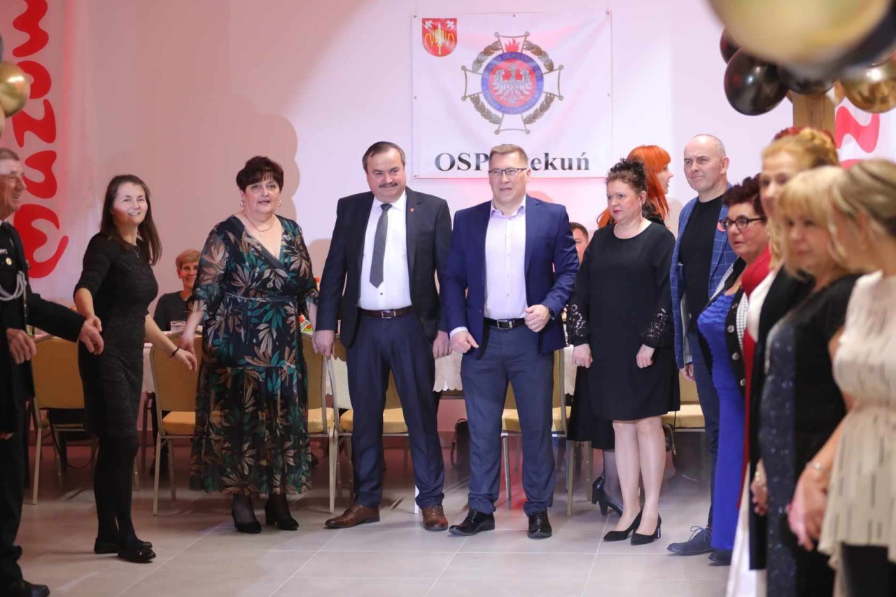 Potańcówka wiejska w Rzekuniu - zdjęcie #36 - eOstroleka.pl