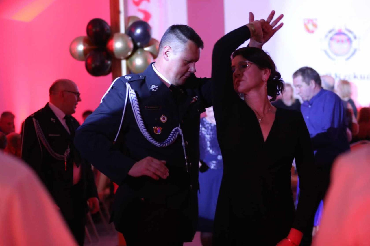 Potańcówka wiejska w Rzekuniu - zdjęcie #20 - eOstroleka.pl