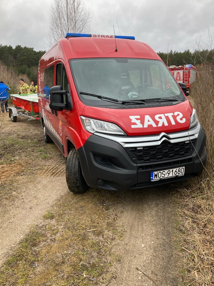 Dramat na łowisku w Grodzisku: Jeleń utonął, mimo akcji ratunkowej [07.02.2024] - zdjęcie #5 - eOstroleka.pl