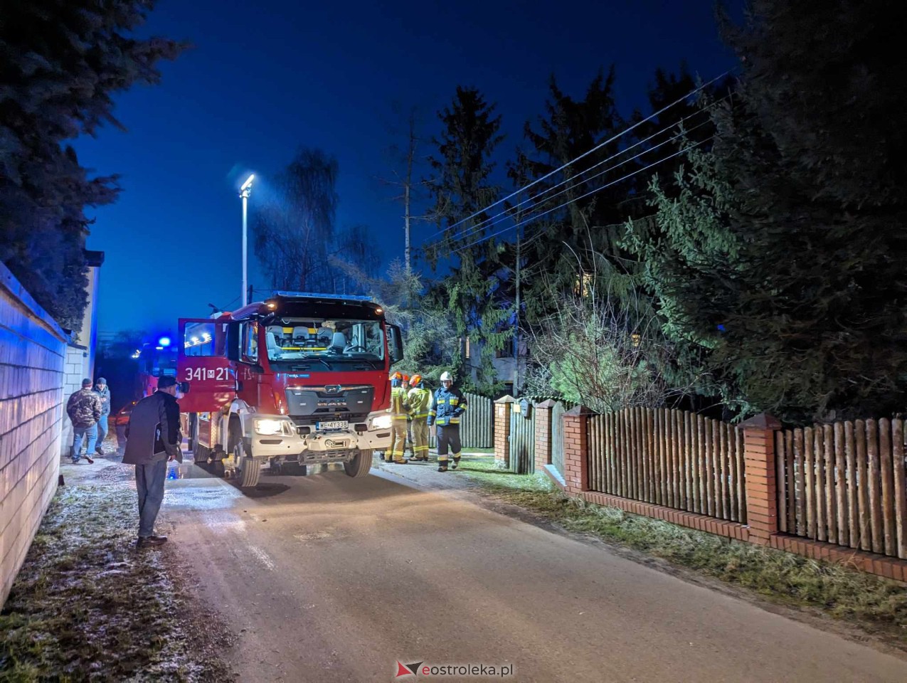 Pożar przy ulicy Miłosza w Ostrołęce [08.02.2024] - zdjęcie #2 - eOstroleka.pl