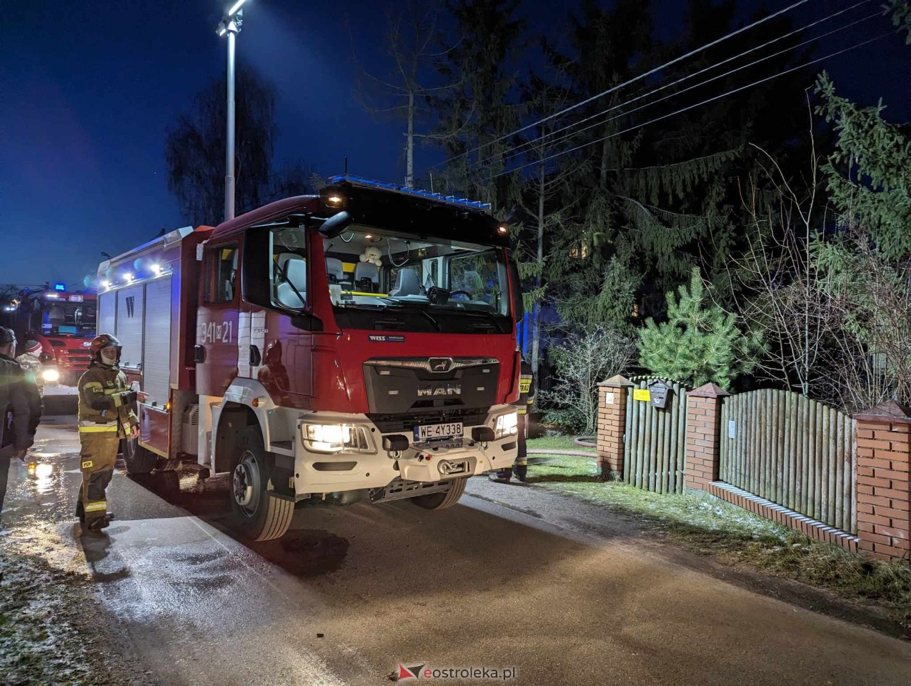 Pożar przy ulicy Miłosza w Ostrołęce [08.02.2024] - zdjęcie #1 - eOstroleka.pl