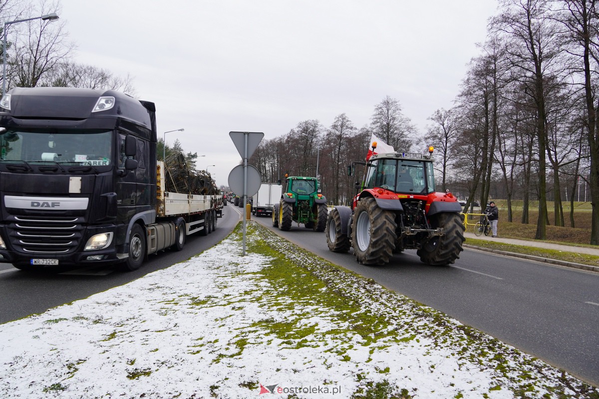 Protest rolników także w Ostrołęce! Ciągniki na ulicach [9.02.2024] - zdjęcie #33 - eOstroleka.pl