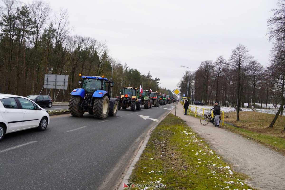 Protest rolników także w Ostrołęce! Ciągniki na ulicach [9.02.2024] - zdjęcie #26 - eOstroleka.pl
