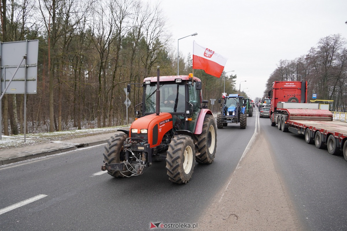 Protest rolników także w Ostrołęce! Ciągniki na ulicach [9.02.2024] - zdjęcie #16 - eOstroleka.pl