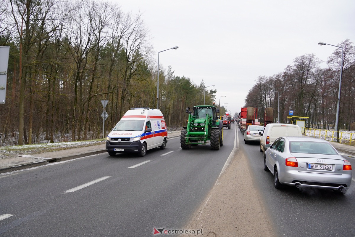 Protest rolników także w Ostrołęce! Ciągniki na ulicach [9.02.2024] - zdjęcie #13 - eOstroleka.pl