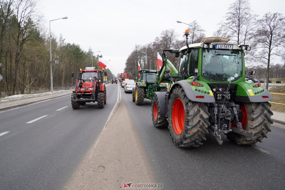 Protest rolników także w Ostrołęce! Ciągniki na ulicach [9.02.2024] - zdjęcie #9 - eOstroleka.pl