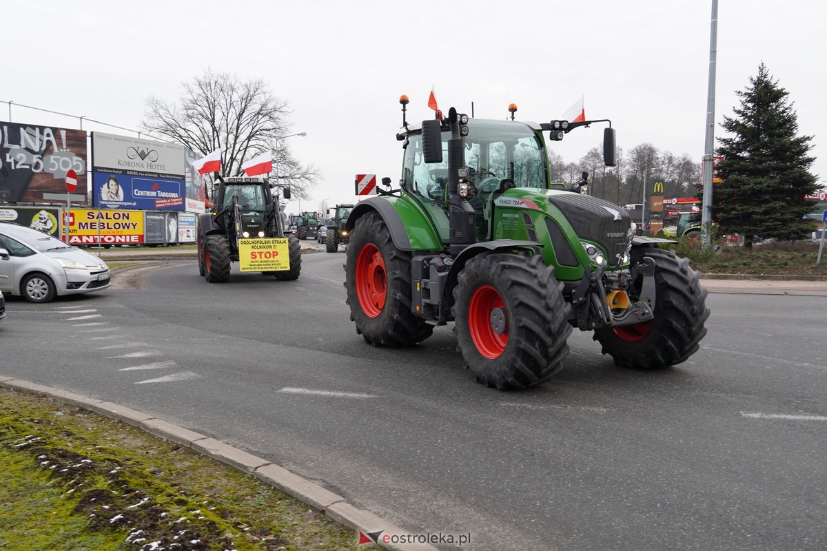Protest rolników także w Ostrołęce! Ciągniki na ulicach [9.02.2024] - zdjęcie #4 - eOstroleka.pl
