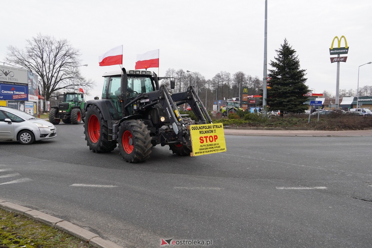 Protest rolników także w Ostrołęce! Ciągniki na ulicach [9.02.2024] - zdjęcie #3 - eOstroleka.pl