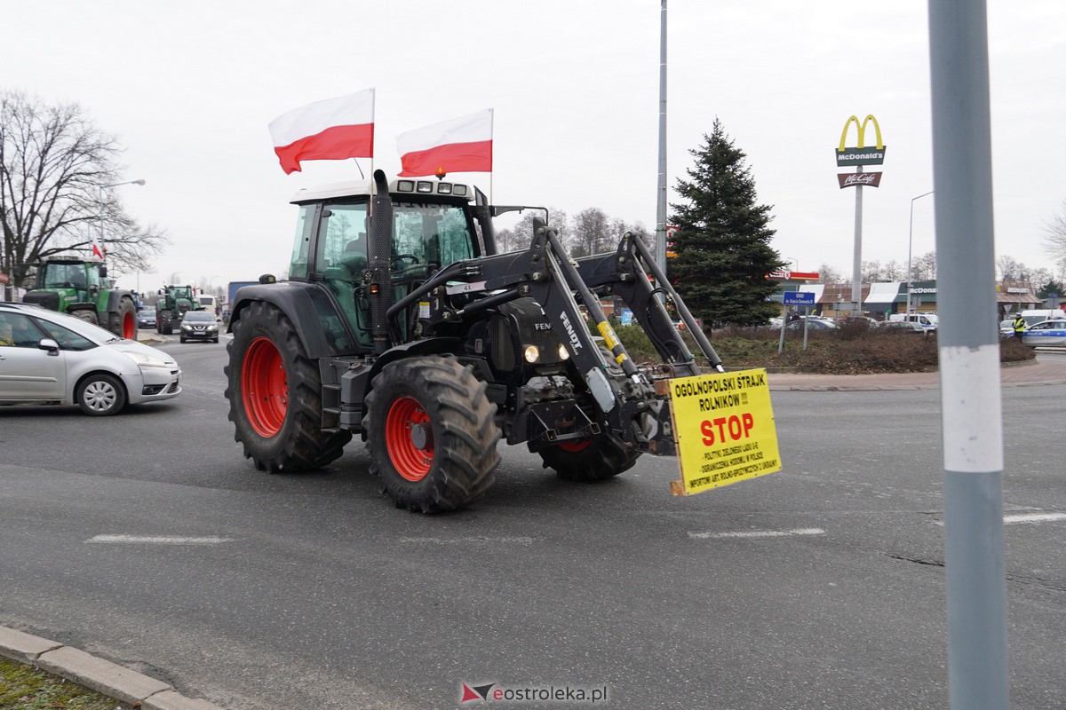 Protest rolników także w Ostrołęce! Ciągniki na ulicach [9.02.2024] - zdjęcie #2 - eOstroleka.pl