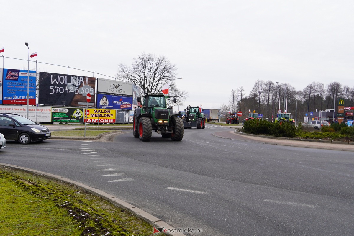 Protest rolników także w Ostrołęce! Ciągniki na ulicach [9.02.2024] - zdjęcie #1 - eOstroleka.pl