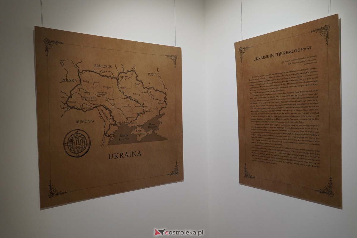 Ostrołęka: Wernisaż wystawy Ukraina przed wiekami w Muzeum Kultury Kurpiowskiej [09.02.2024] - zdjęcie #49 - eOstroleka.pl