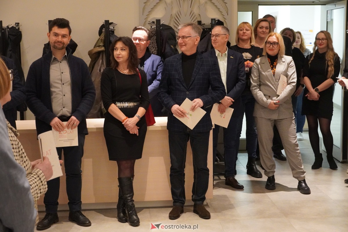 Ostrołęka: Wernisaż wystawy Ukraina przed wiekami w Muzeum Kultury Kurpiowskiej [09.02.2024] - zdjęcie #24 - eOstroleka.pl