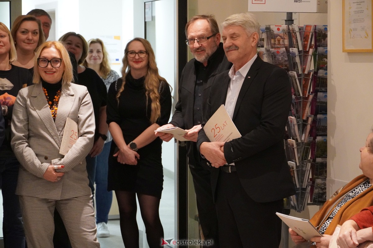 Ostrołęka: Wernisaż wystawy Ukraina przed wiekami w Muzeum Kultury Kurpiowskiej [09.02.2024] - zdjęcie #21 - eOstroleka.pl