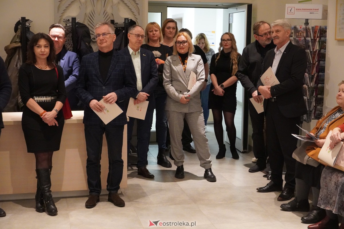Ostrołęka: Wernisaż wystawy Ukraina przed wiekami w Muzeum Kultury Kurpiowskiej [09.02.2024] - zdjęcie #17 - eOstroleka.pl