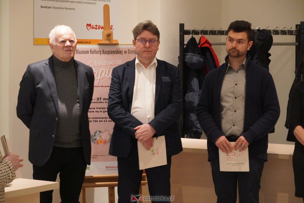 Ostrołęka: Wernisaż wystawy Ukraina przed wiekami w Muzeum Kultury Kurpiowskiej [09.02.2024] - zdjęcie #16 - eOstroleka.pl