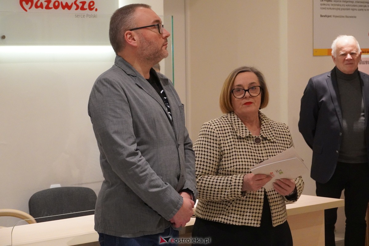 Ostrołęka: Wernisaż wystawy Ukraina przed wiekami w Muzeum Kultury Kurpiowskiej [09.02.2024] - zdjęcie #14 - eOstroleka.pl