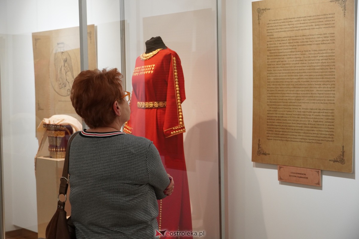 Ostrołęka: Wernisaż wystawy Ukraina przed wiekami w Muzeum Kultury Kurpiowskiej [09.02.2024] - zdjęcie #6 - eOstroleka.pl