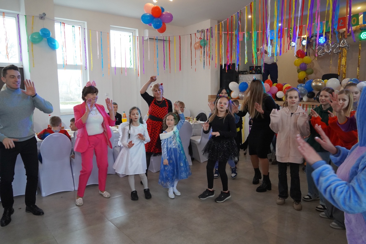Bal karnawałowy w Jarnutach [10.02.2024] - zdjęcie #43 - eOstroleka.pl