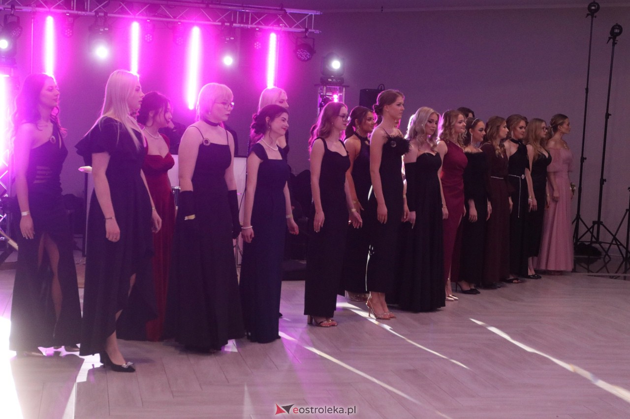 Studniówka II LO w Ostrołęce 2024 [10.02.2024] - zdjęcie #222 - eOstroleka.pl